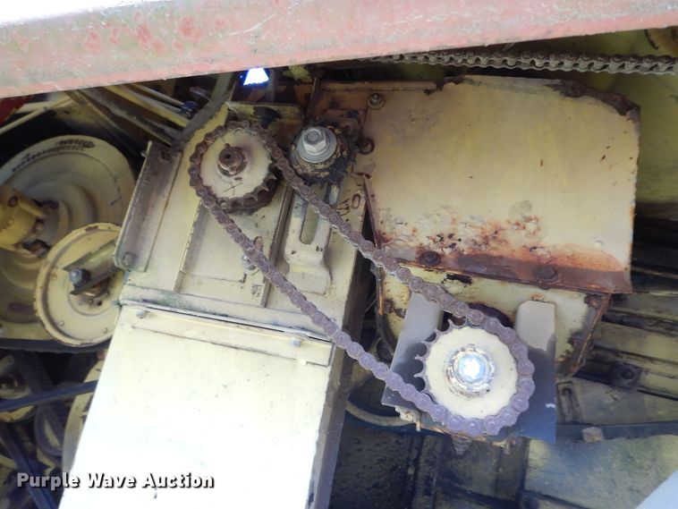 image for item HO9374 1987 New Holland TR70  combine