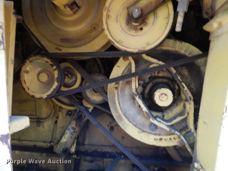 image for item HO9374 1987 New Holland TR70  combine