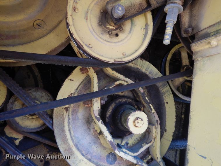 image for item HO9374 1987 New Holland TR70  combine