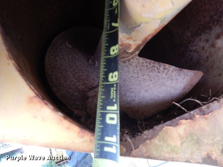 image for item HO9374 1987 New Holland TR70  combine