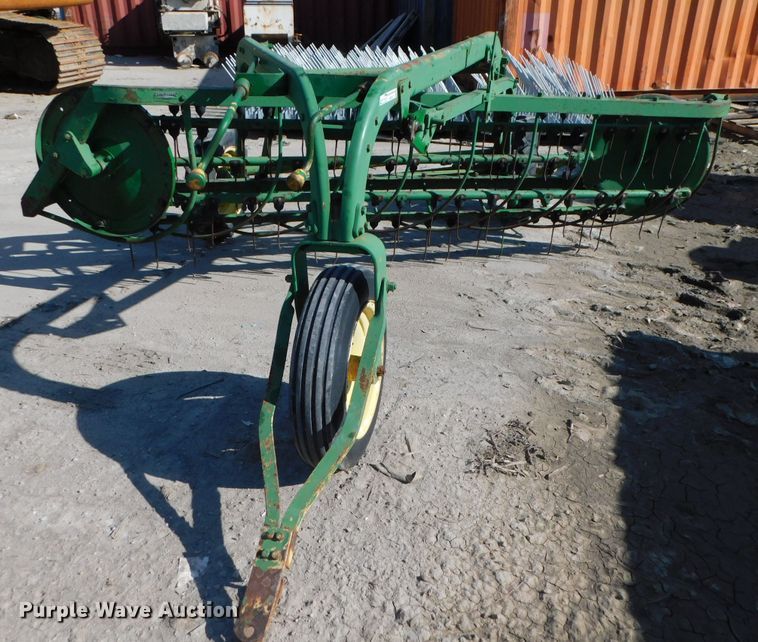 image for item HX9271 John Deere 640  hay rake