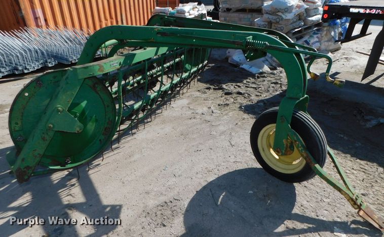 image for item HX9271 John Deere 640  hay rake