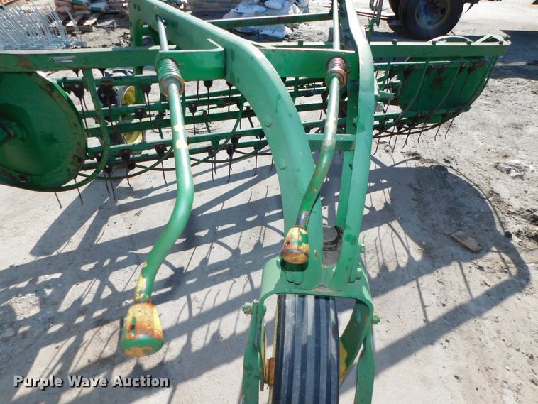 image for item HX9271 John Deere 640  hay rake