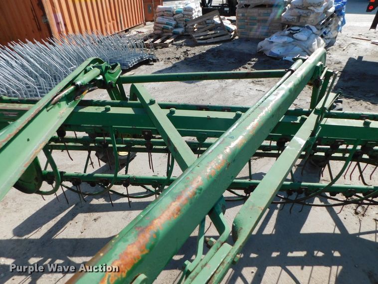 image for item HX9271 John Deere 640  hay rake