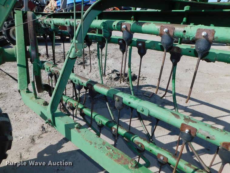 image for item HX9271 John Deere 640  hay rake