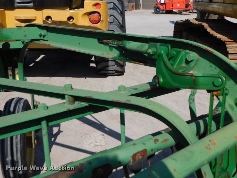 image for item HX9271 John Deere 640  hay rake