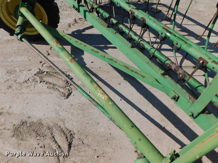 image for item HX9271 John Deere 640  hay rake