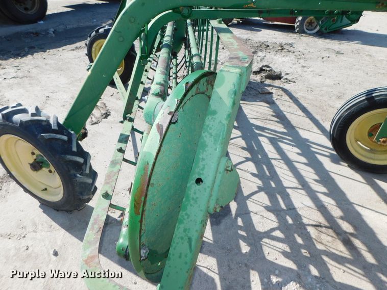 image for item HX9271 John Deere 640  hay rake
