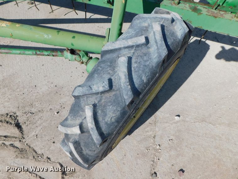image for item HX9271 John Deere 640  hay rake