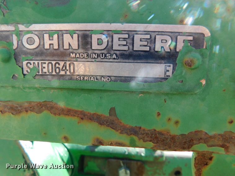 image for item HX9271 John Deere 640  hay rake