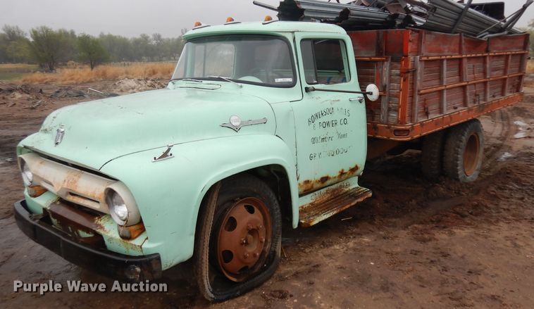 image for item ID9747 1956 Ford F600  grain truck
