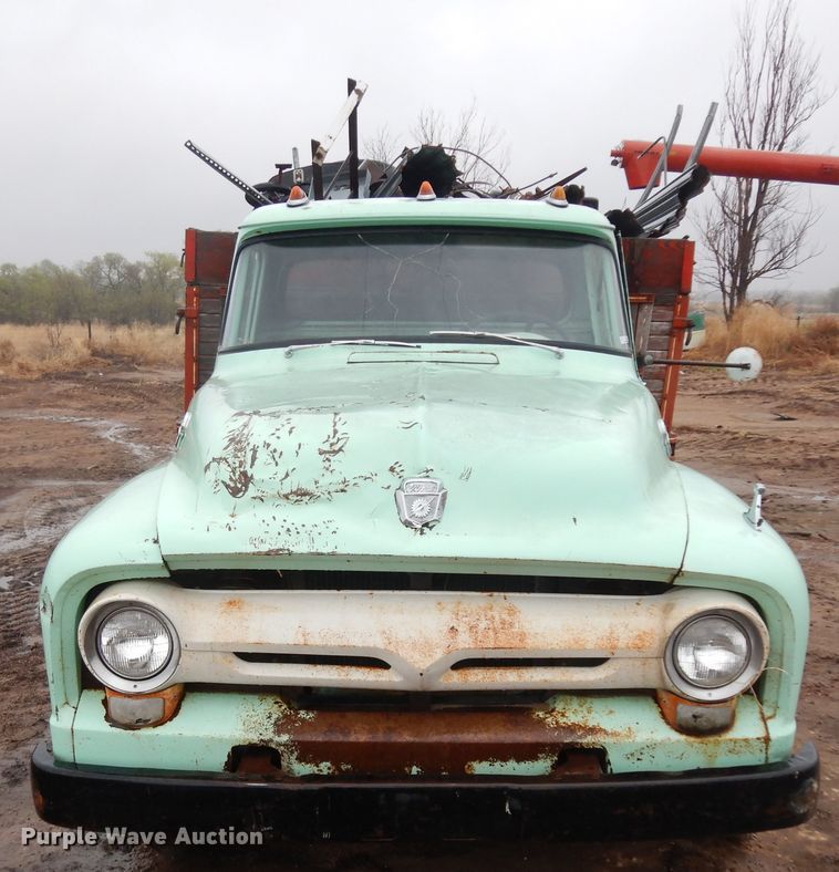 image for item ID9747 1956 Ford F600  grain truck