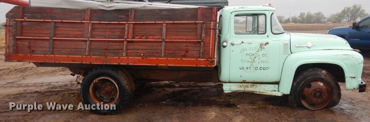 image for item ID9747 1956 Ford F600  grain truck