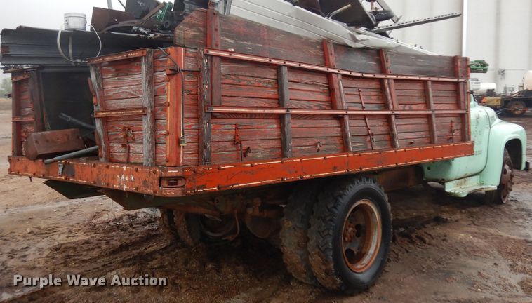 image for item ID9747 1956 Ford F600  grain truck