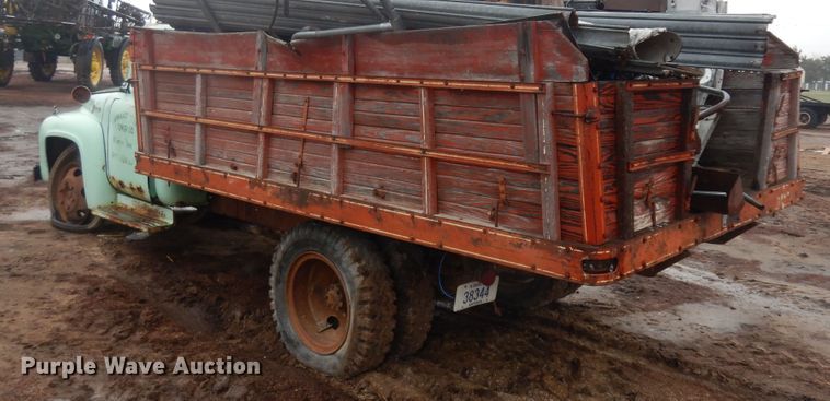 image for item ID9747 1956 Ford F600  grain truck