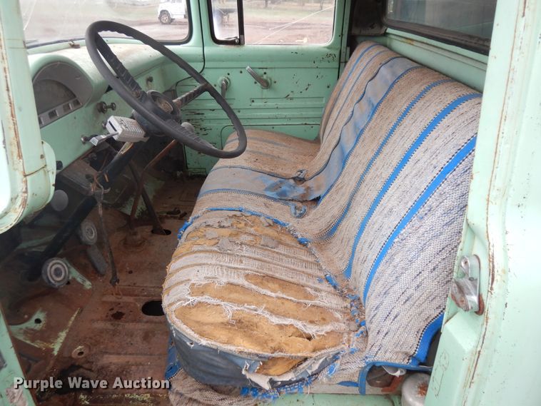 image for item ID9747 1956 Ford F600  grain truck