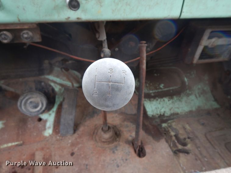 image for item ID9747 1956 Ford F600  grain truck