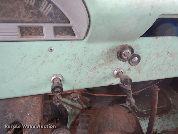 image for item ID9747 1956 Ford F600  grain truck