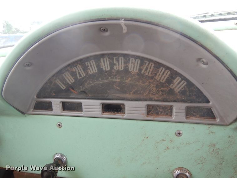 image for item ID9747 1956 Ford F600  grain truck