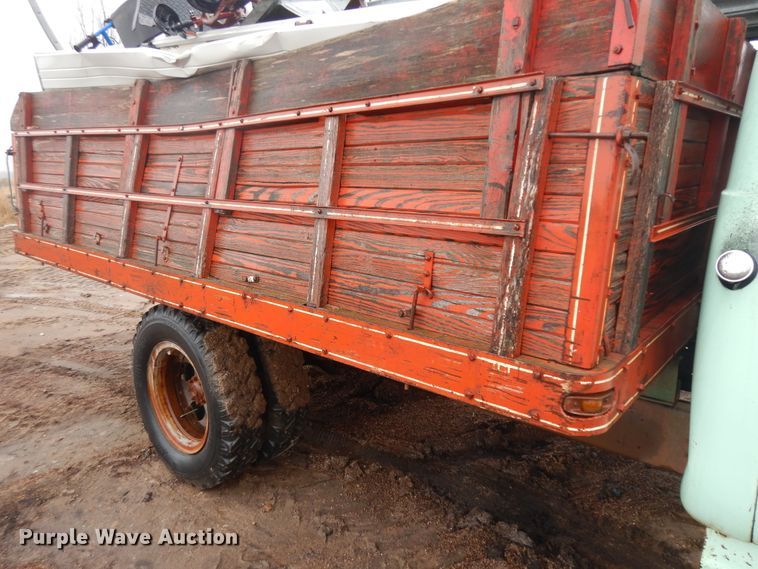 image for item ID9747 1956 Ford F600  grain truck