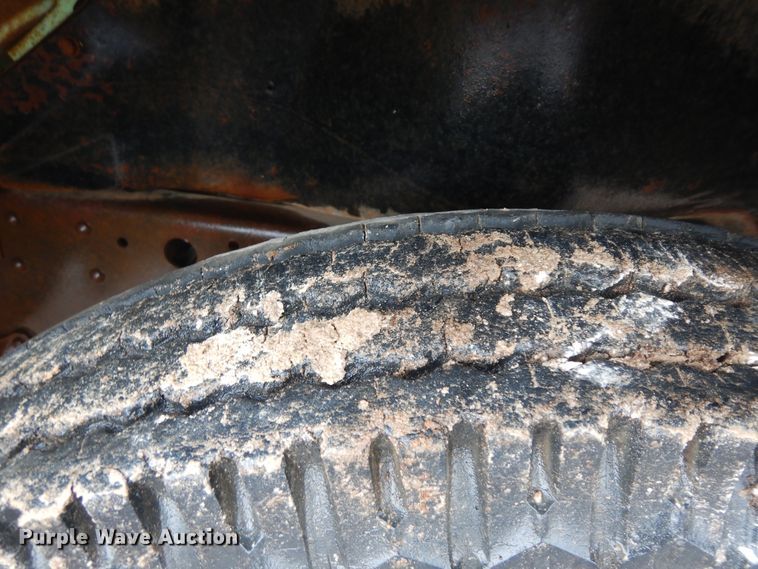 image for item ID9747 1956 Ford F600  grain truck