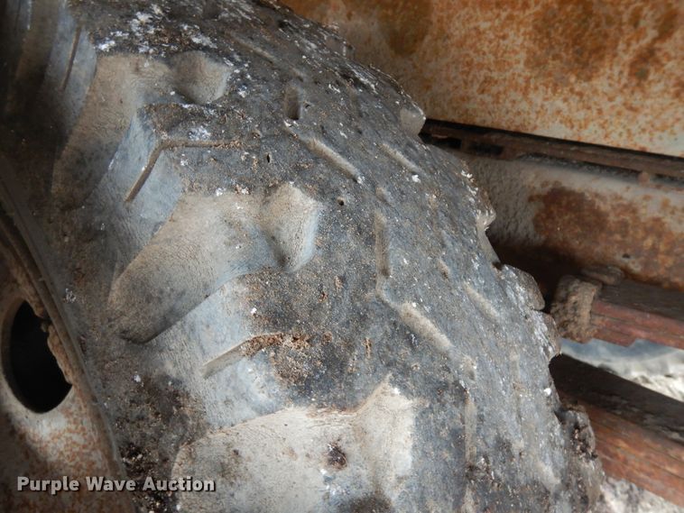 image for item ID9747 1956 Ford F600  grain truck