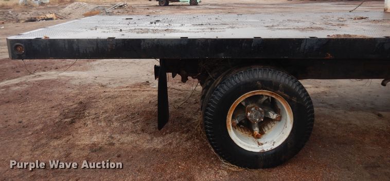image for item ID9748 1971 International Loadstar 1600 dump flatbed truck