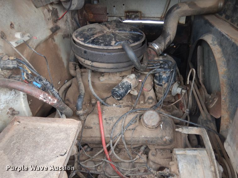 image for item ID9748 1971 International Loadstar 1600 dump flatbed truck