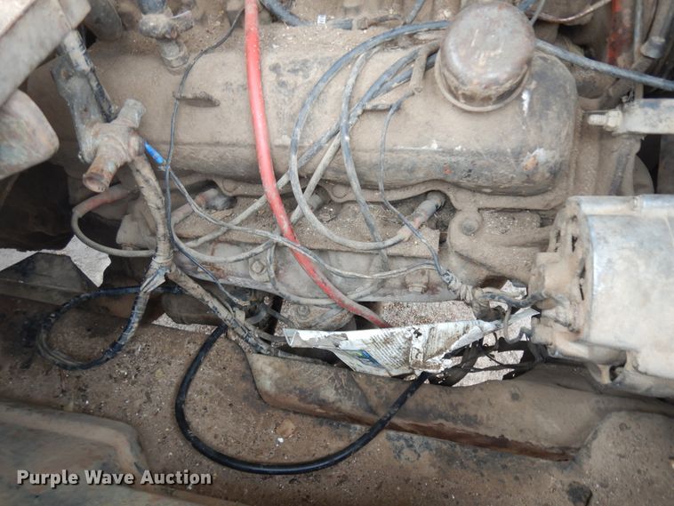 image for item ID9748 1971 International Loadstar 1600 dump flatbed truck