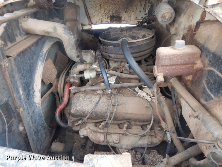 image for item ID9748 1971 International Loadstar 1600 dump flatbed truck