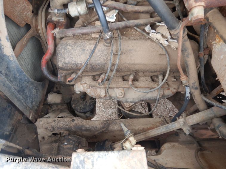 image for item ID9748 1971 International Loadstar 1600 dump flatbed truck