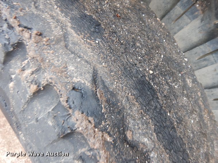 image for item ID9748 1971 International Loadstar 1600 dump flatbed truck