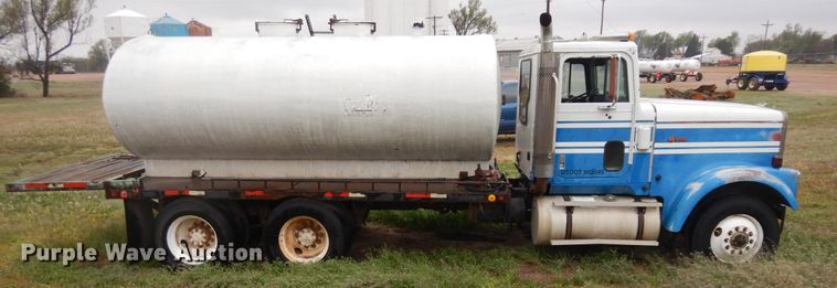 image for item ID9750 1987 International F9370  tank truck