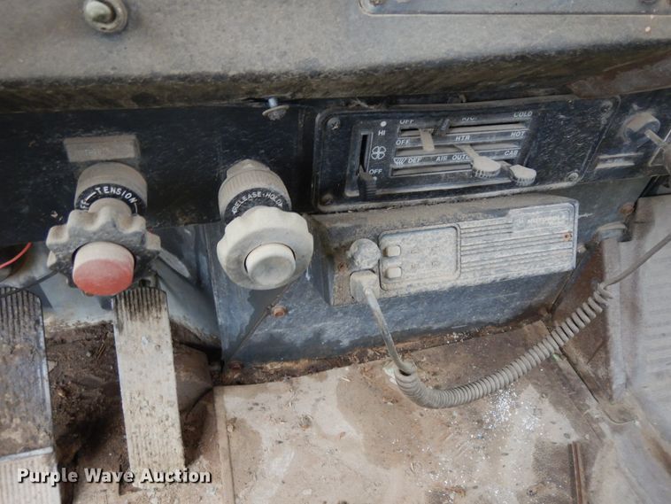 image for item ID9750 1987 International F9370  tank truck