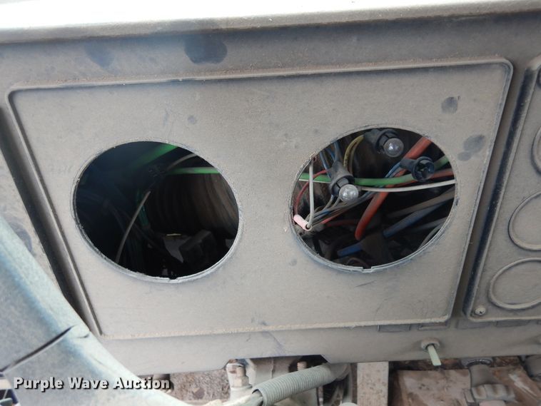 image for item ID9750 1987 International F9370  tank truck