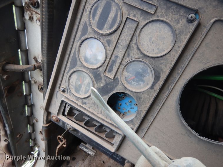 image for item ID9750 1987 International F9370  tank truck