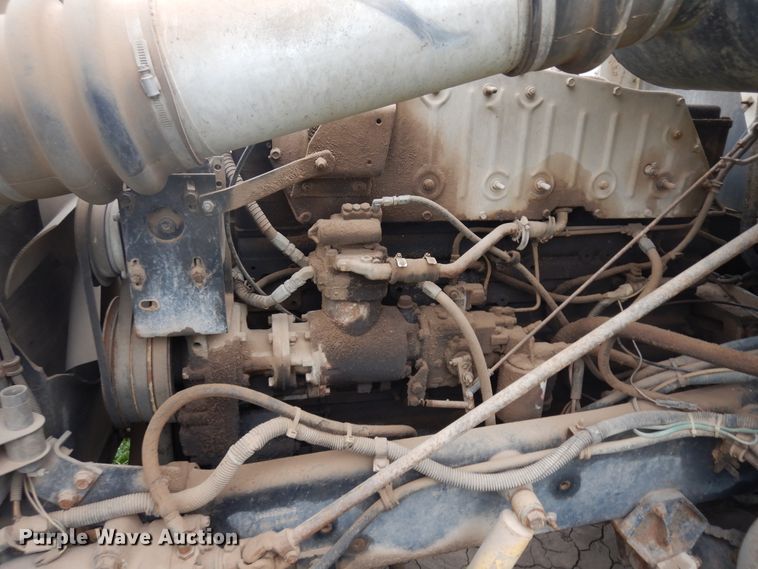 image for item ID9750 1987 International F9370  tank truck