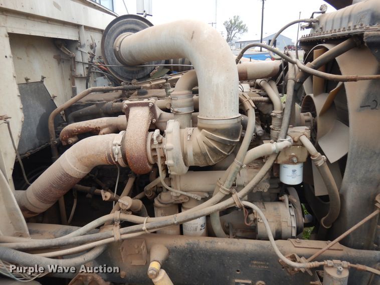 image for item ID9750 1987 International F9370  tank truck