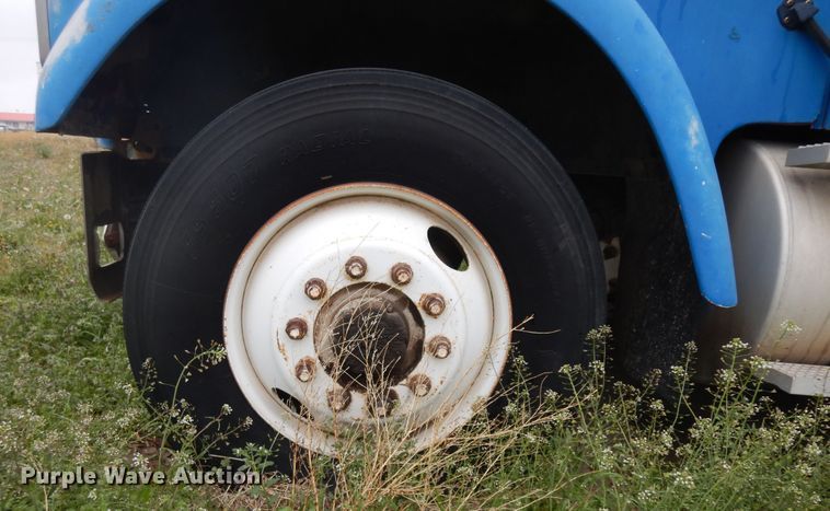 image for item ID9750 1987 International F9370  tank truck