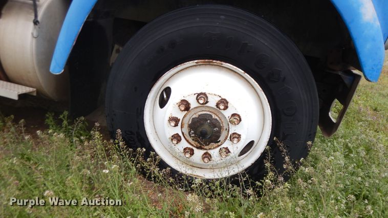 image for item ID9750 1987 International F9370  tank truck