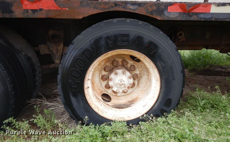 image for item ID9750 1987 International F9370  tank truck