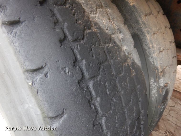 image for item ID9750 1987 International F9370  tank truck