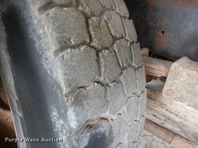 image for item ID9750 1987 International F9370  tank truck