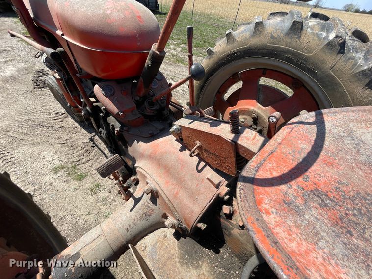 image for item II9383 J.I. Case SC  tractor