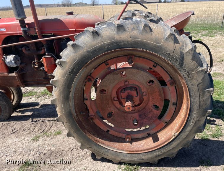 image for item II9383 J.I. Case SC  tractor