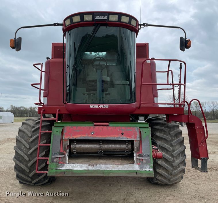 image for item II9391 2002 Case IH 2388  combine