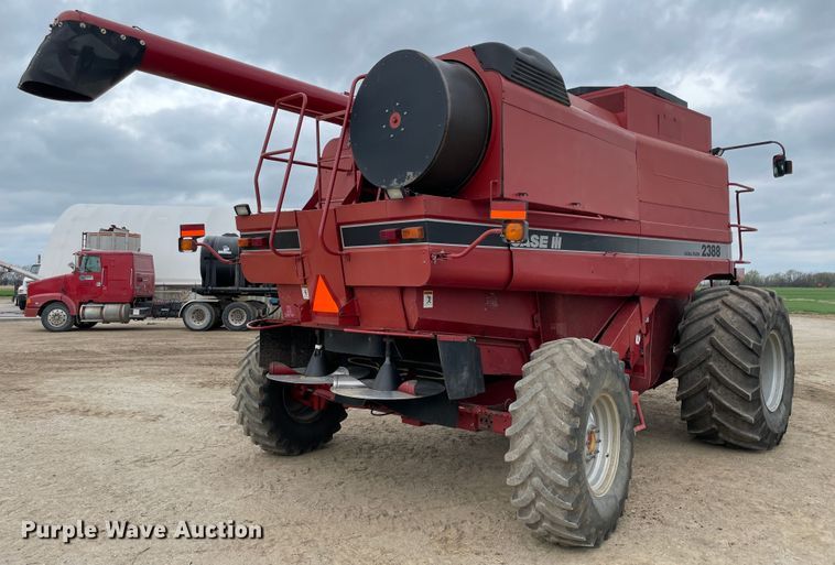 image for item II9391 2002 Case IH 2388  combine