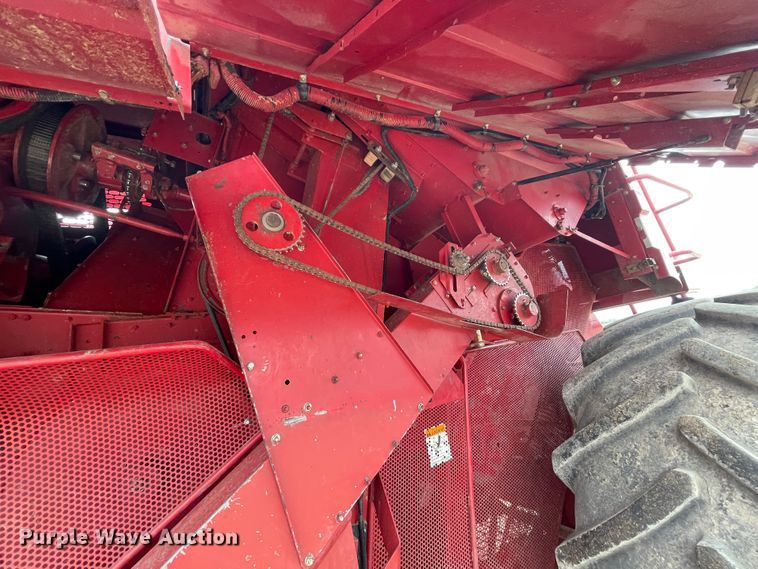 image for item II9391 2002 Case IH 2388  combine