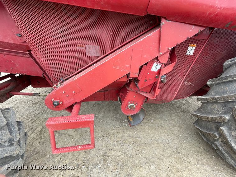 image for item II9391 2002 Case IH 2388  combine