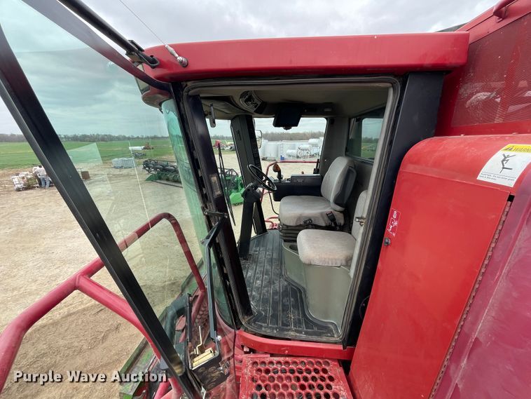 image for item II9391 2002 Case IH 2388  combine